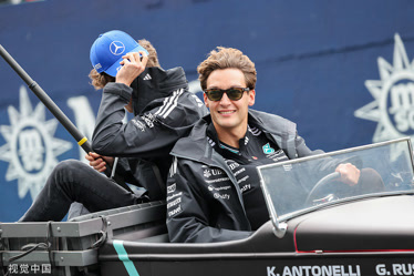 开云体育中国官网-红牛车队完胜威廉姆斯，拉塞尔扛起全队