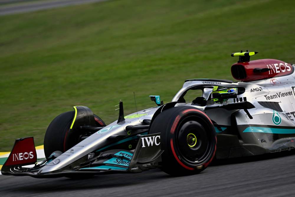 开云体育中国官网-梅赛德斯绝杀雷诺车队，拉塞尔刷新纪录