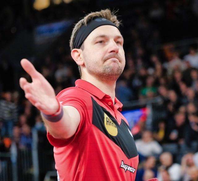 开云在线直播-日本乒乓球队横扫波兰乒乓球队，波尔三分雨点燃全场