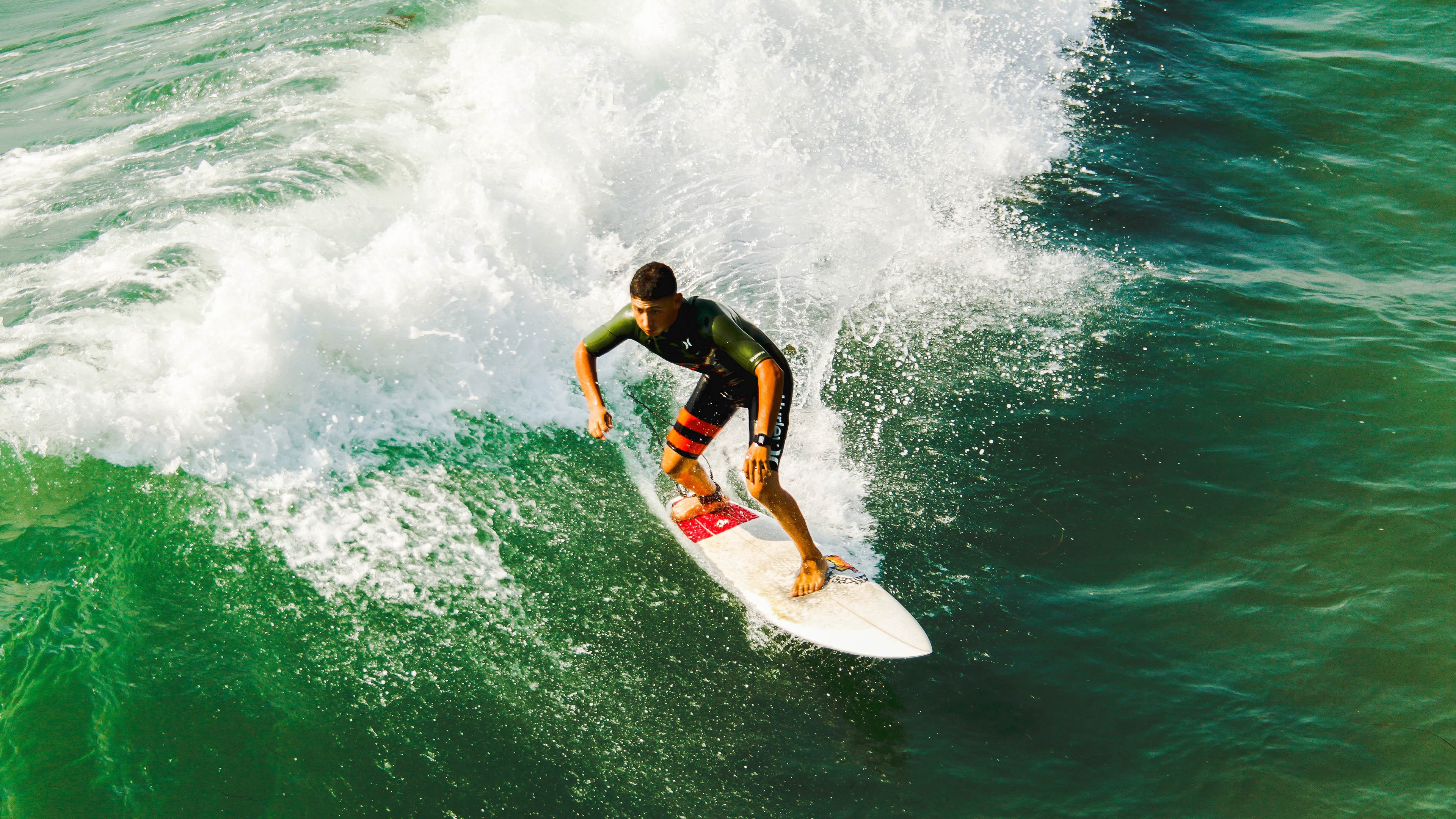 当精密齿轮咬碎斑马条纹，德布劳内式爆发与勒沃库森的强行美学