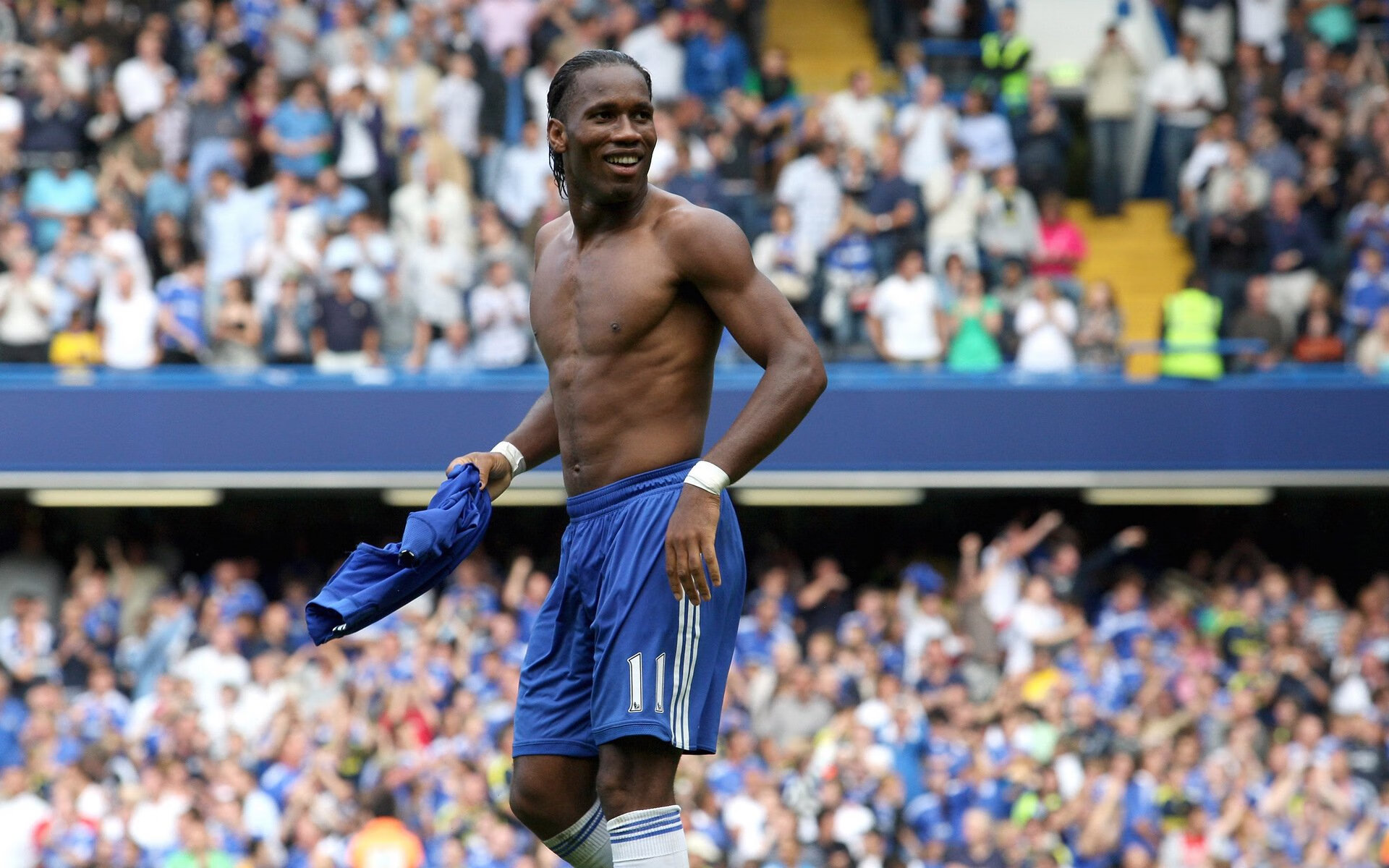 布雷默连续得分拉开差距，伊拉克战术压制秘鲁展现亚洲足球新格局